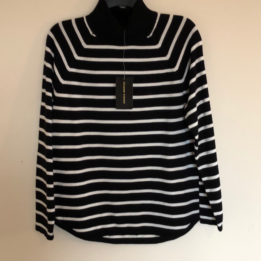 Ladies-CLASIC but CLASSY BLACK/WHITE L/S SWEATER